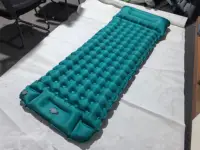 Matelas pneumatique simple de 10 cm d'épaisseur avec oreiller, gonflage sans pompe, lit d'invité pliable ultra confortable et compact pour la maison et les voyages 3