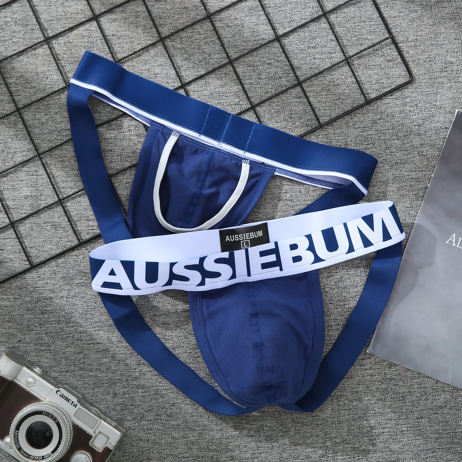Male Underwear Brand Thong Sexy Low Waist Fashion Trend Breathable Buttocks Hollow Cotton