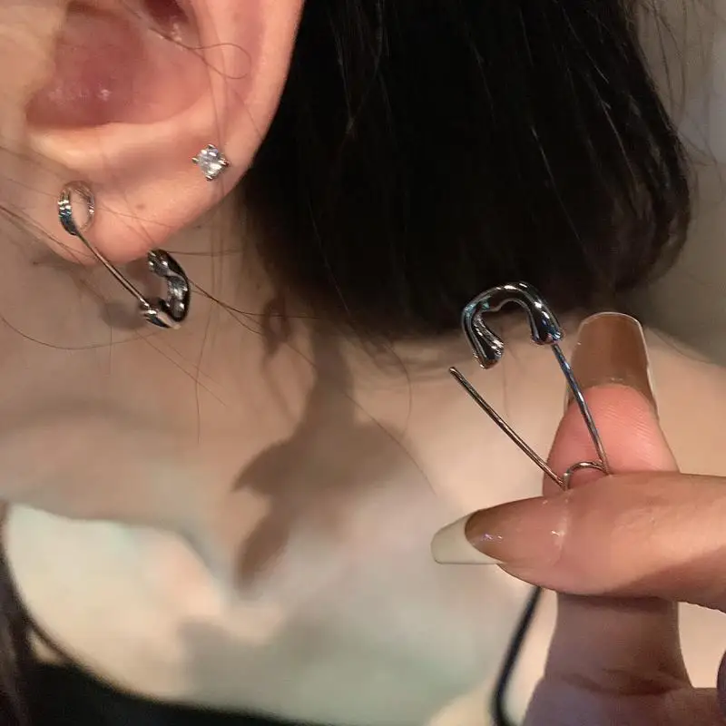 Vintage Goth Pin Earrings for Women Egirl Party Hollow Heart Jewelry Accessories