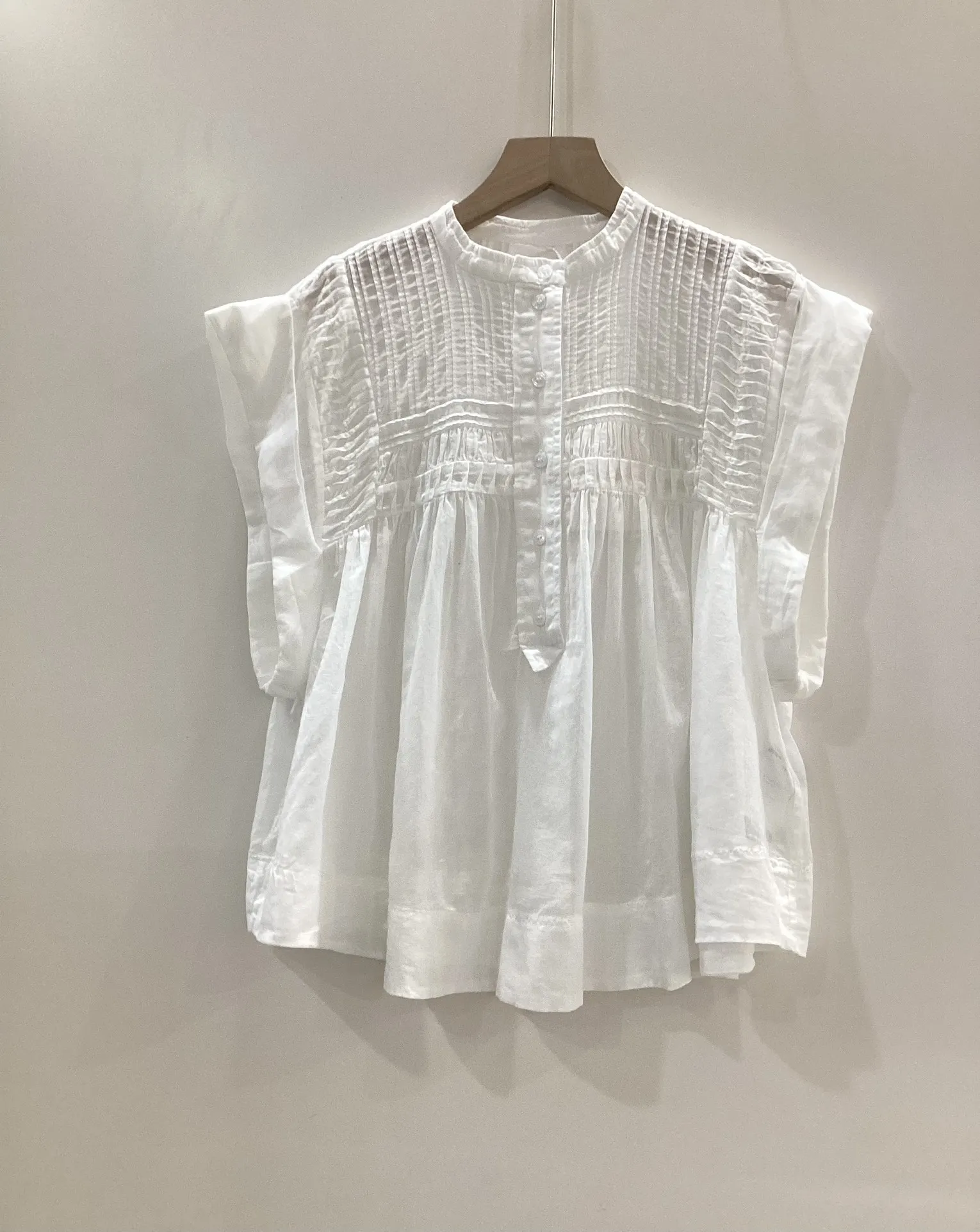 

Women's Pleated Round Neck Sleeveless Blouse