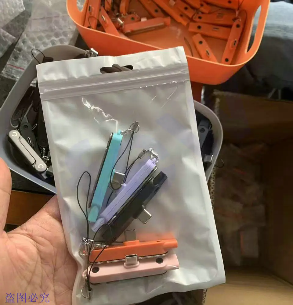 스마트폰 거치대 USB CC 서 OTG 충전 충전기 브래켓 지원 유형 C iPhone 17 16 15를 위한 여성 남성 변환기 접합기 접이식 전화 홀더