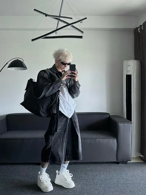 REDDACHIC 남성용 블랙 브러시 크롭 청바지: 스타일과 편안함의 완벽한 조화