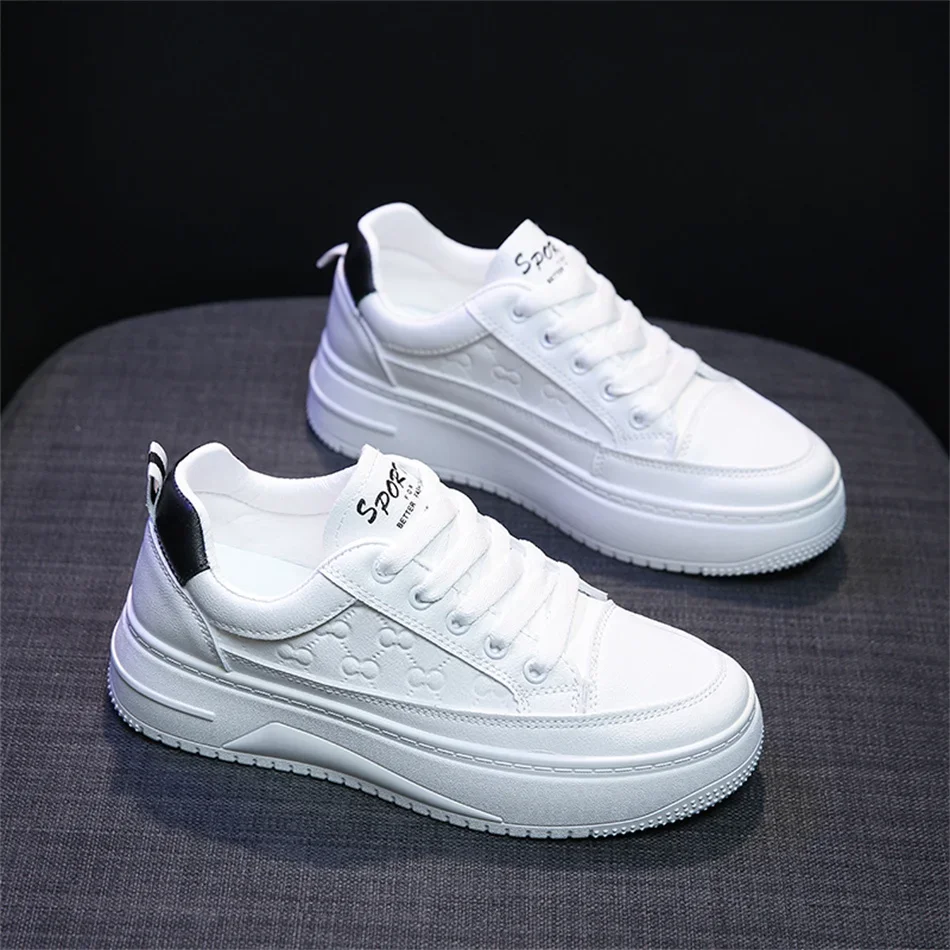 

2023 Spring and Autumn Trend Women Skateboard Shoes Light Comfortable Women Sports White Shoes Softsole Lace-up Casual Shoes