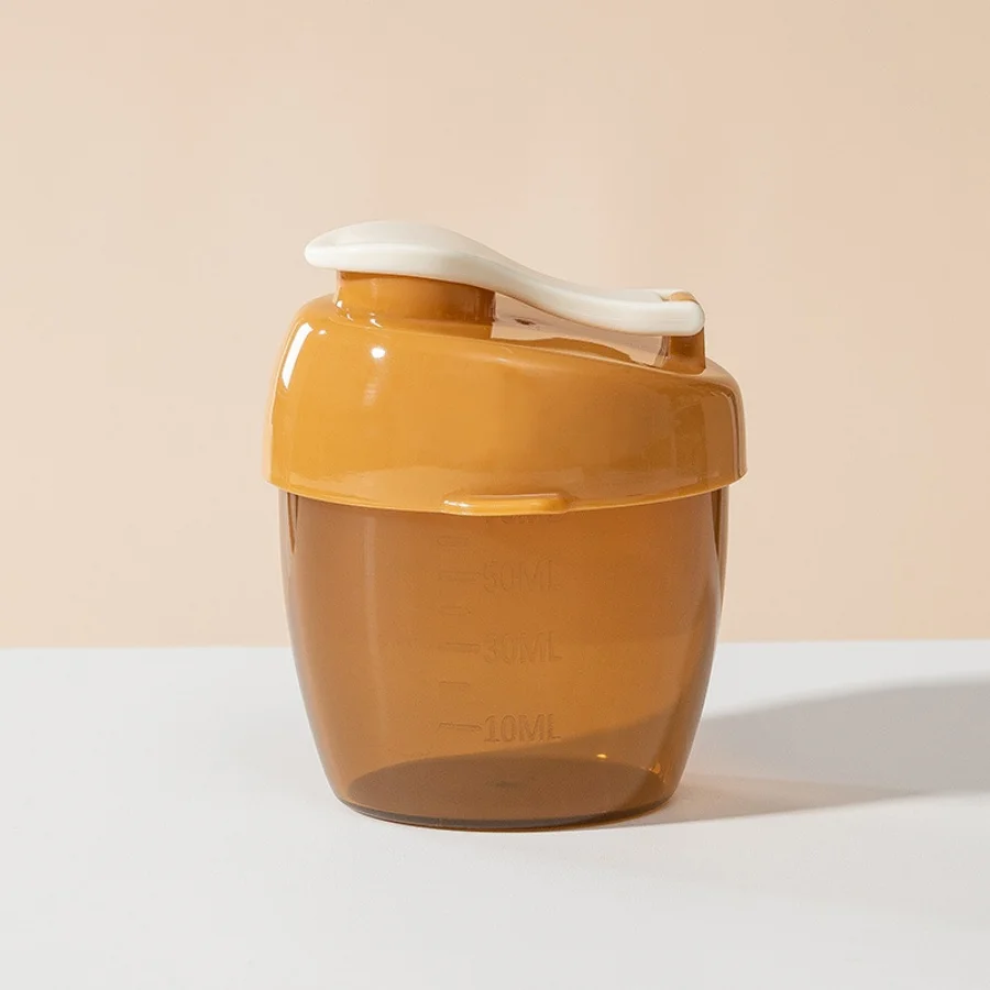 1pc baby milk powder dispenser box with 70ml baby milk powder can be carried out with a small box for one meal and one grid