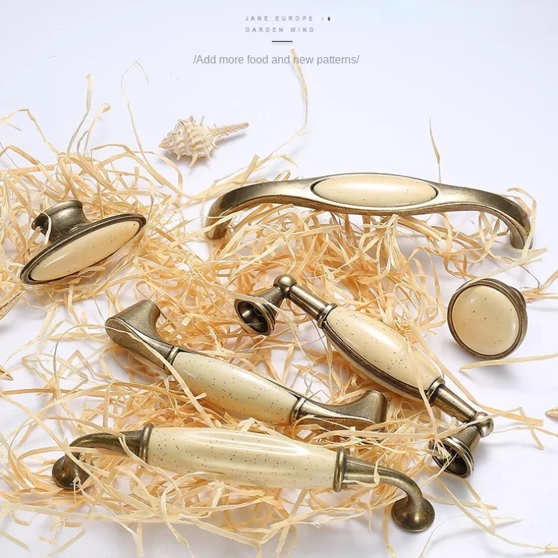 Slide image 5c7914622a21436fa80000b69bc0977b