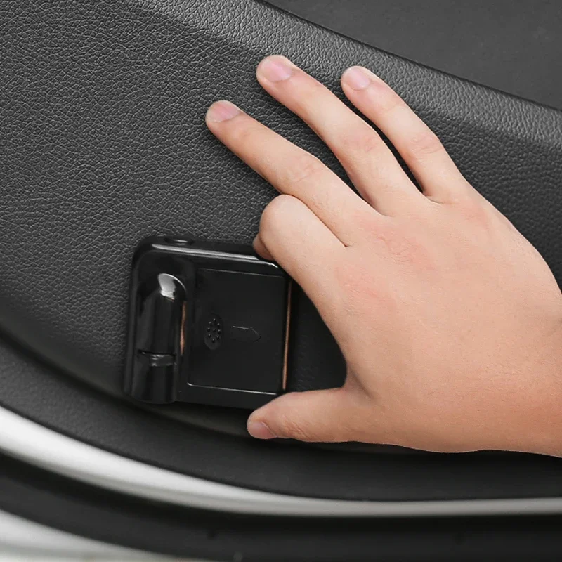 Auot �ڵ��� ������ ��¦ ���׳�ƽ ���� ����Ʈ ��� �׼�����, ���ڴ� ��Ÿ��� KAMIQ KODIAQ ���� ���ǵ� �ĺ�� ��Ƽ, 2 ��