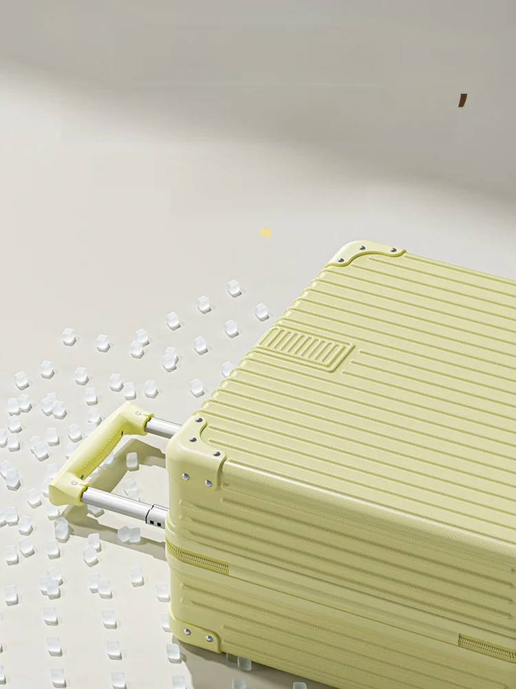 حقيبة سفر بعجلات بانيکسينج 18 بوصة