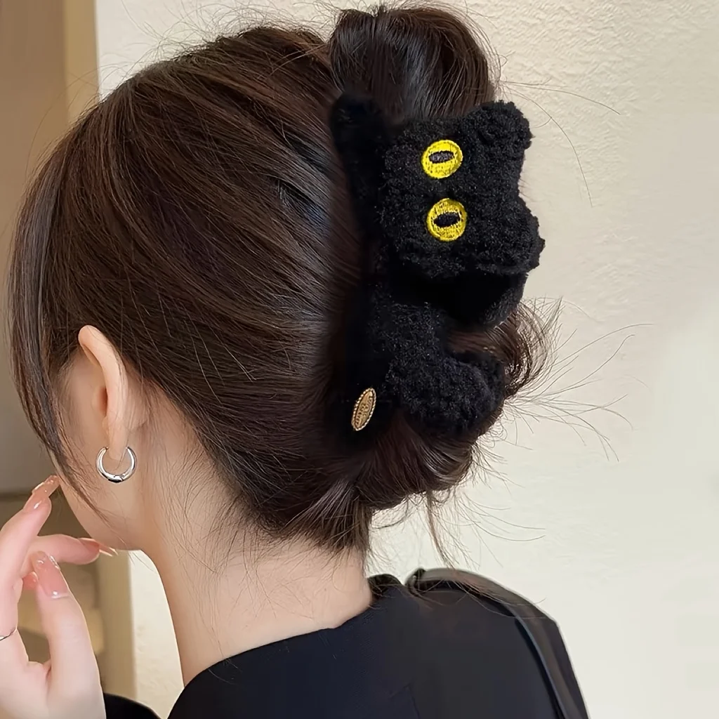 Plush Cat Claw Clip image 3