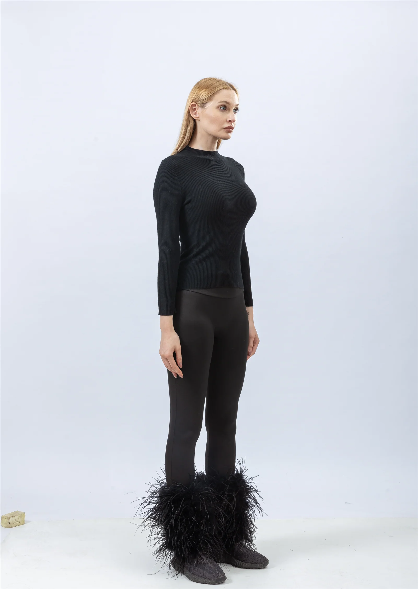 2024 peach fuzz fashion Ostrich Feather Leg Warmer Women Furry Length 28 CM Luxurious Casual B230635