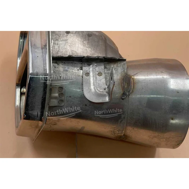 من جهة ثانية لأنبوب عادم المصد الخلفي للحلق الخلفي...