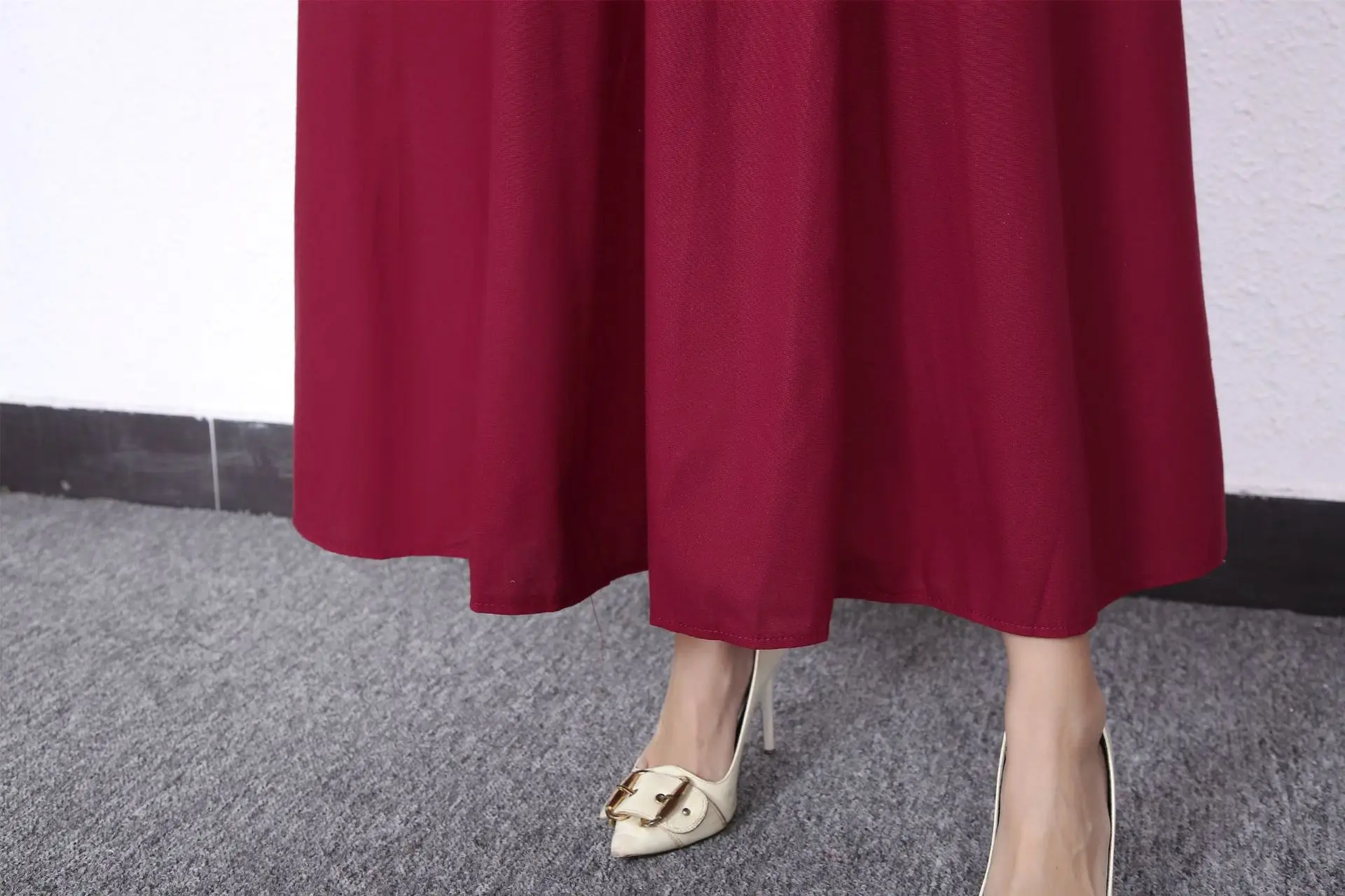 عبايات ريترو غير رسمية جديدة لعام 2025 للنساء برقبة دائرية وأرجوحة كبيرة عباية إسلامية لرمضان في الشرق الأوسط