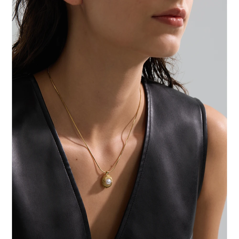 Yhpup Simulated Pearls Round Pendant Necklace Stainless Steel
