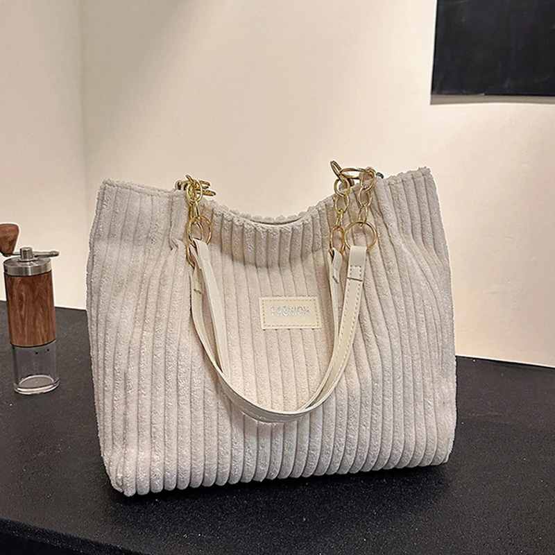 2024 New Spring and Autumn Large Capacity Velvet Trend Handbag