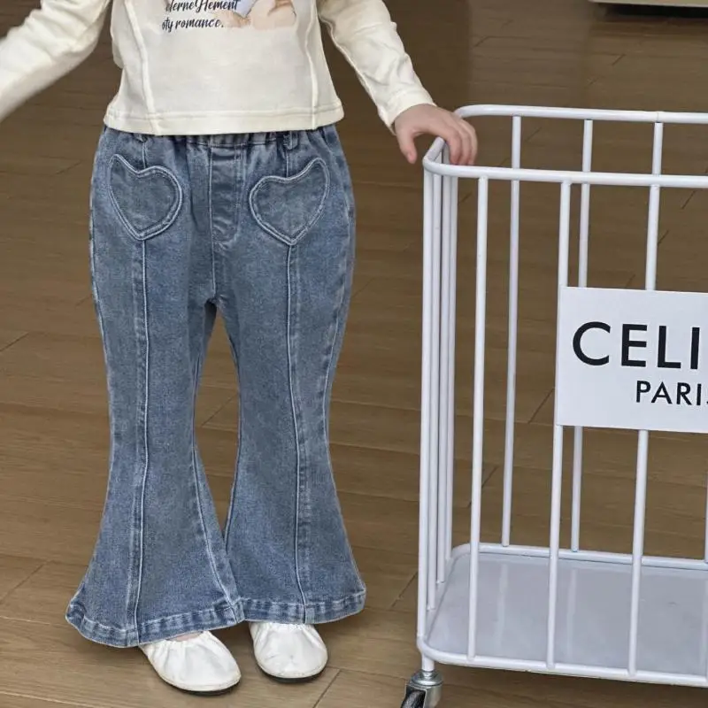 

2024 Spring New Fashion Girls Heart Pocket Trousers Children Jeans Solid Baby Girl Flared Pants Kids Elastic Pants 1-6year