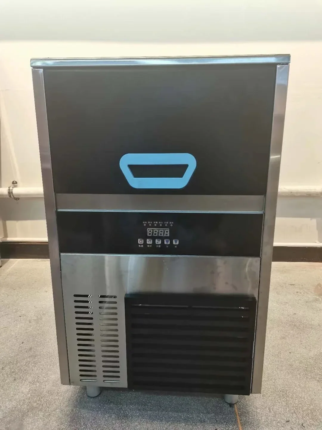 Hot Selling Ice Machine High Efficiency Self-cleaning Industrial Commercial Ice Machine Professional Suitable for Hotel