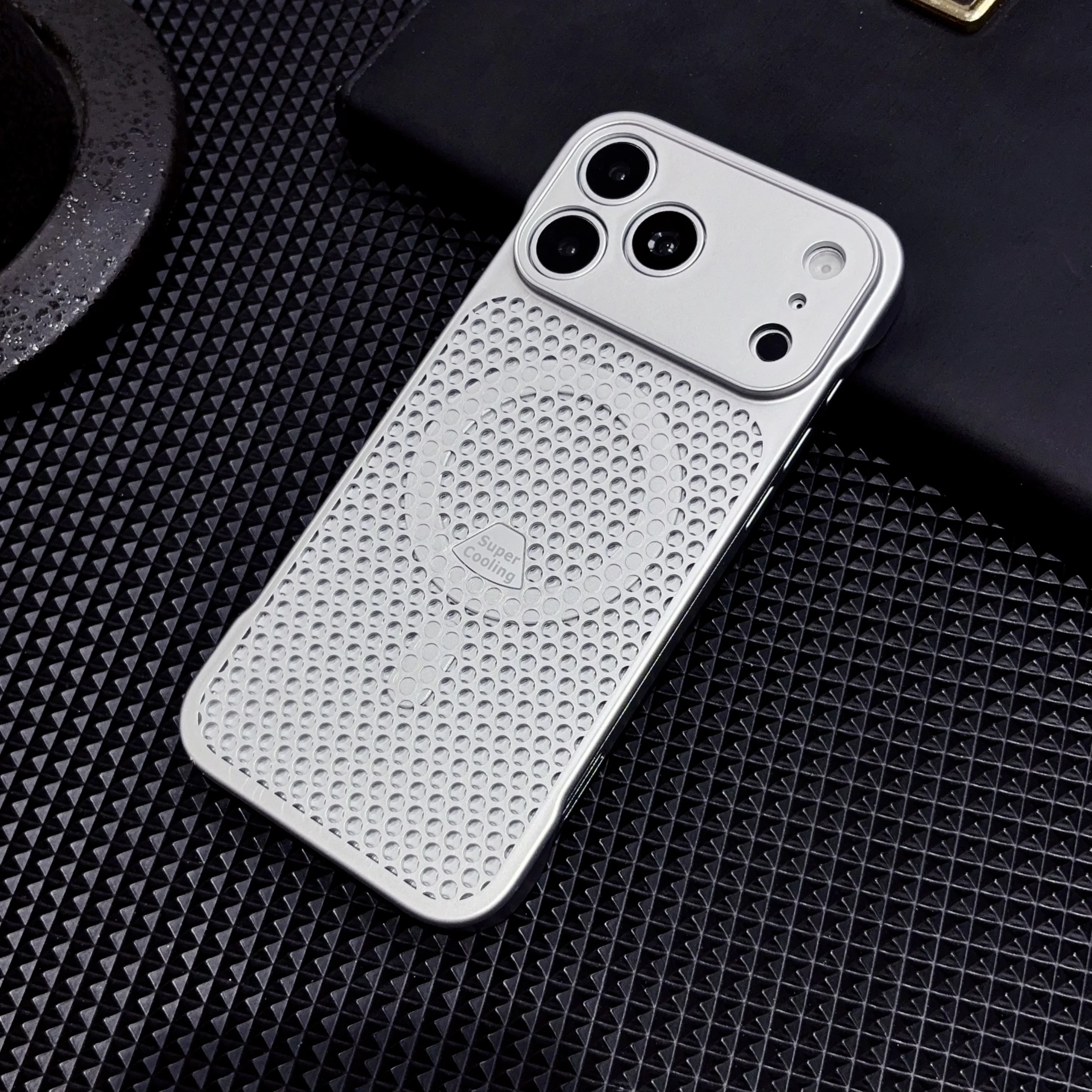 Luxury Magnetic Honeycomb Breathable Case - Matte Slim Frameless Cooling Cover