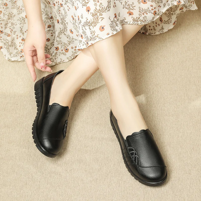 Spring\Autumn Genuine Leather Ladies Breathable Women Flats Slip-On Loafers Round Toe Soft Casual Flat Shoes Mother Shoes