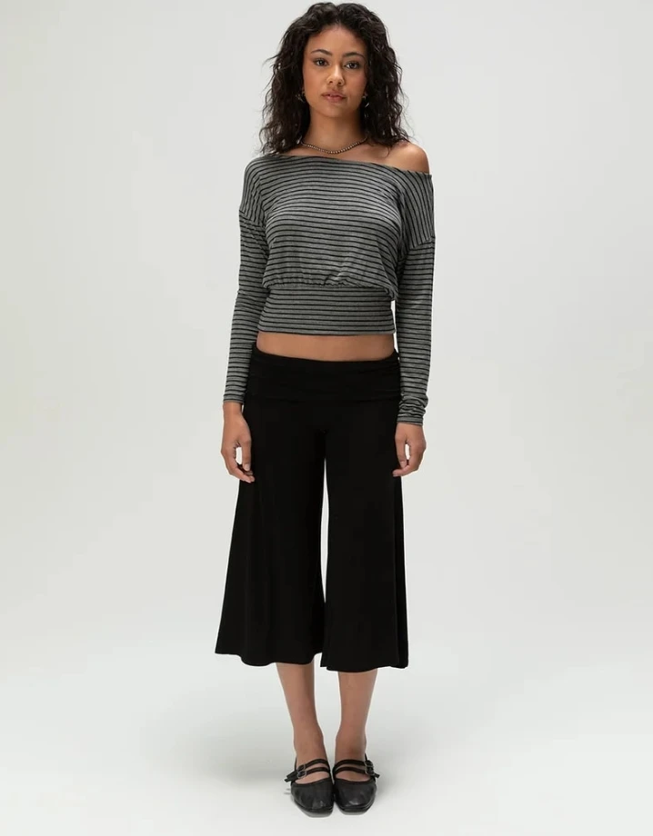 Women's Flowy Fold Over Capri Pants with Ruffle Hem and Elastic Waist