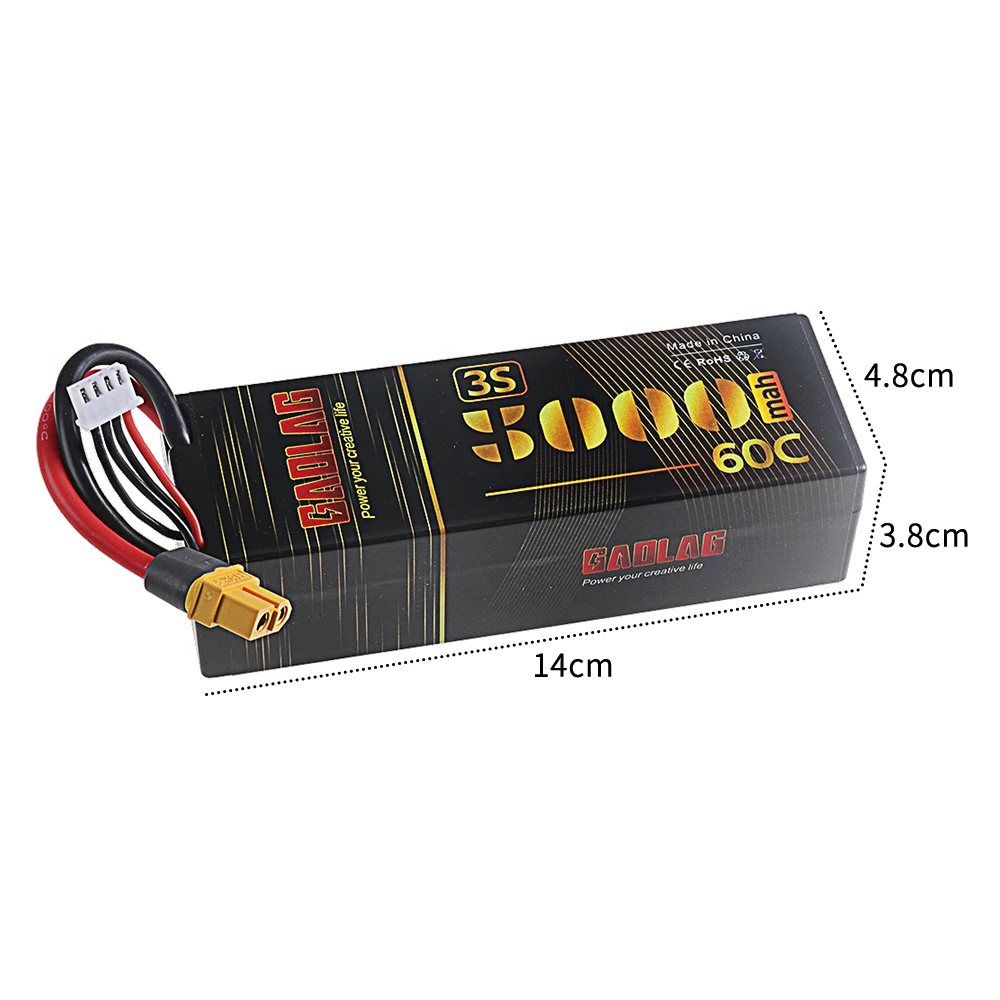 Batterie LiPo 3S 11.1V 5000mAh 60C posée à côté d'une voiture RC, prête à l'emploi