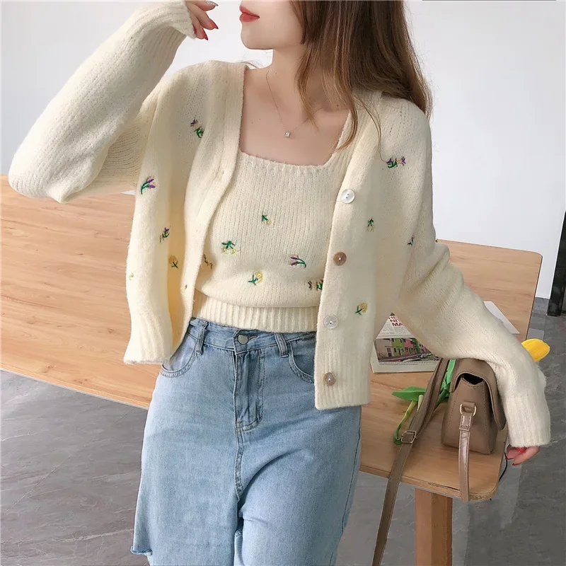 Two-piece Top Suit Flower Embroidered Knitted Korean Style