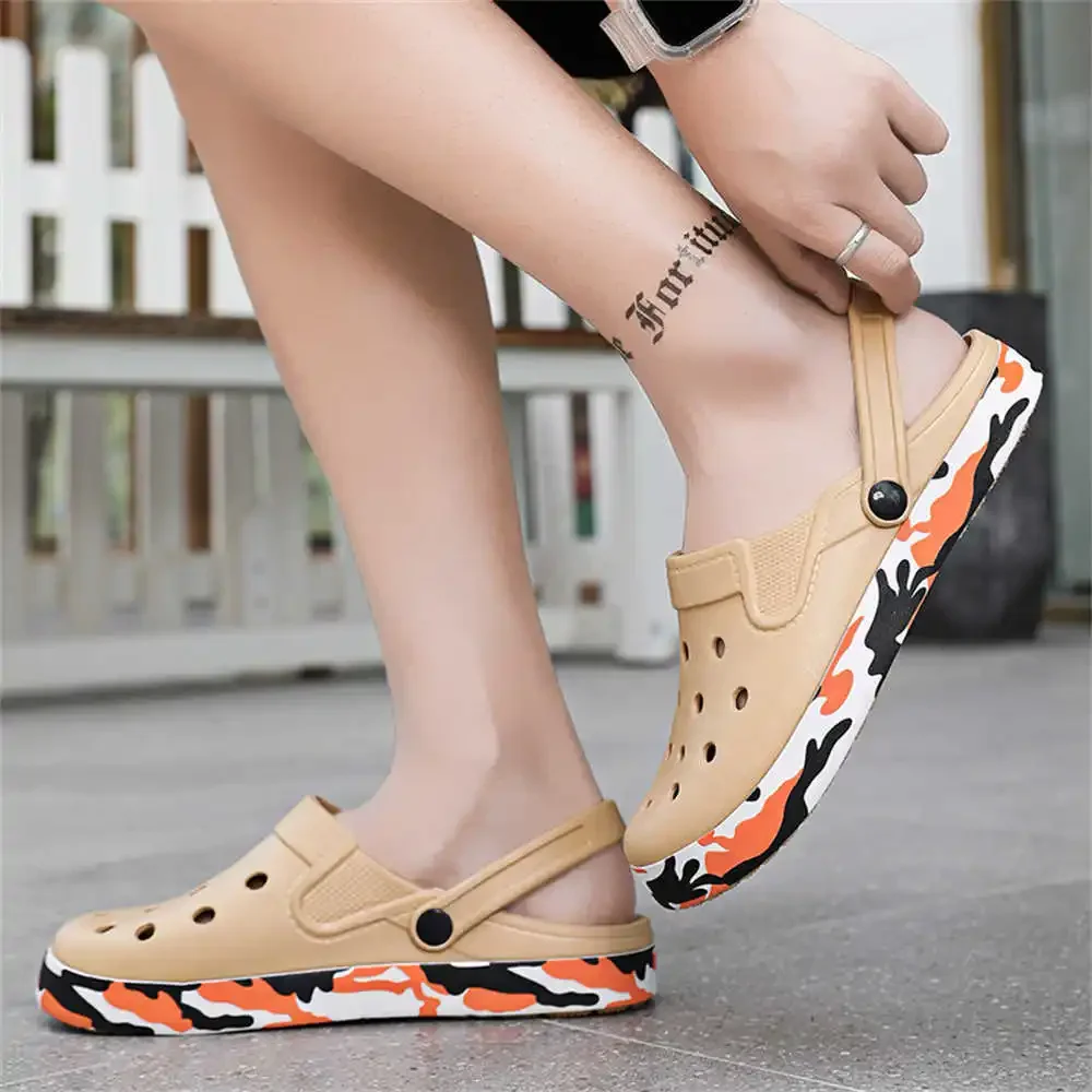 

Шлепанцы мужские с перфорацией, сандалии для взрослых, спортивная обувь, роскошные брендовые кроссовки, универсальный брендовый комплект, для весны