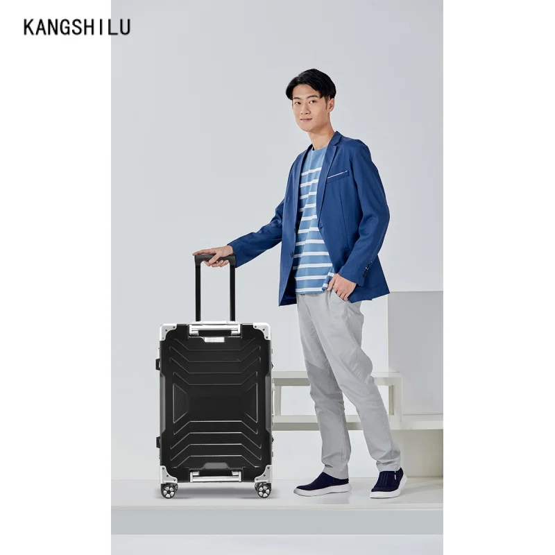 Рисунок 4 - Новые дорожные чемоданы на колесах