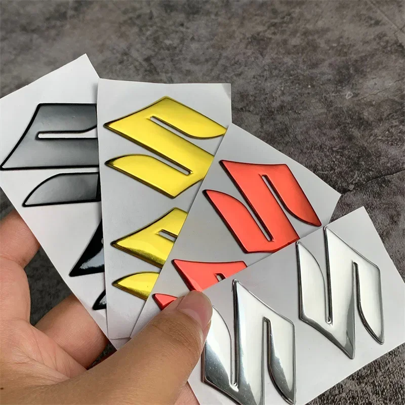 Motorcycle Stickers 3D Motorcycle Suzuki Stickers logo tank decal Gold Emblem 2pcs