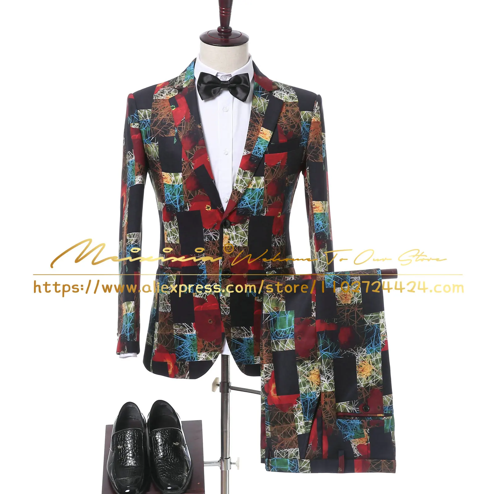 Модный цветочный костюм для мальчиков