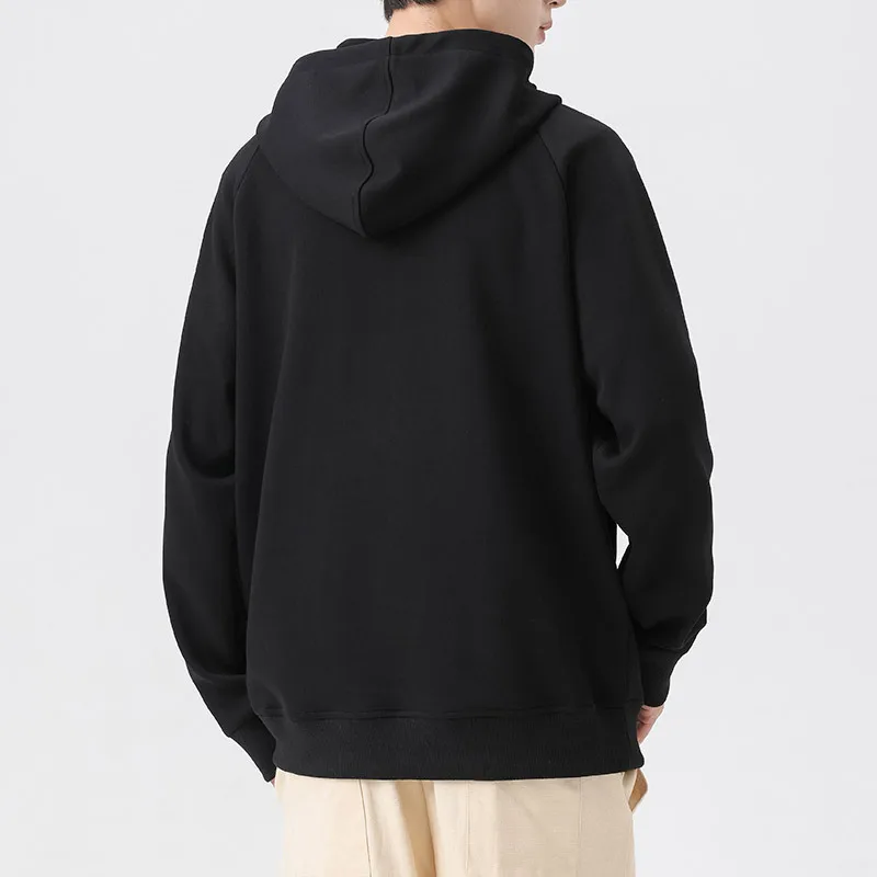 Рисунок 4 - Осень-зима 2023, свитер с капюшоном