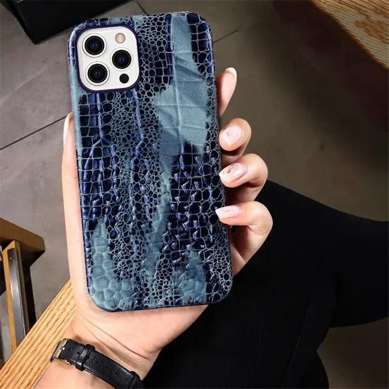 

Чехол-накладка из натуральной кожи крокодила для iPhone 14 Pro Max Plus 13 12