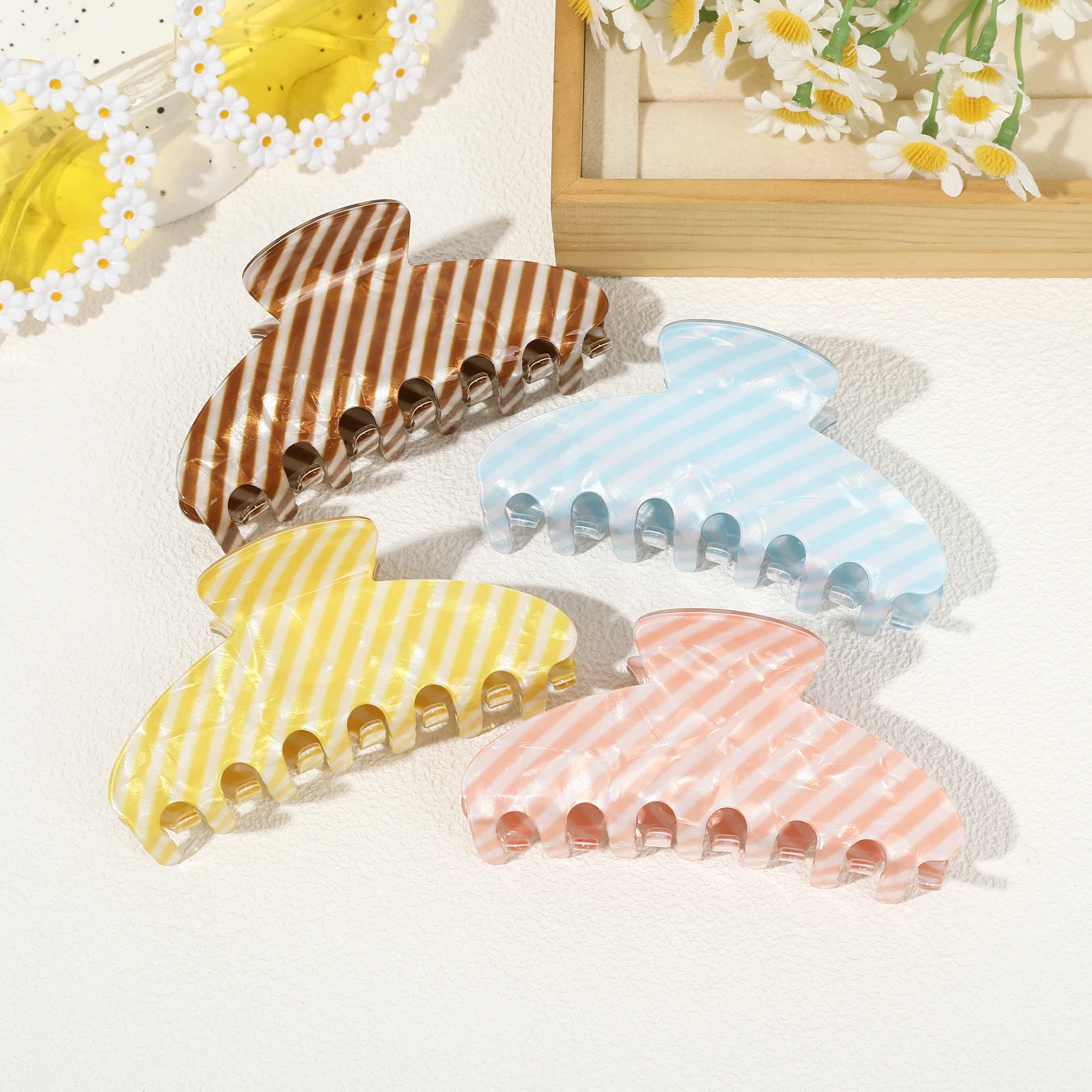 1pc Korean Style Cute Hair Claw Crab Plastic Hair Clamps Barrettes Hairpins Women Girl Hair Accessories Simple Ponytail Holder