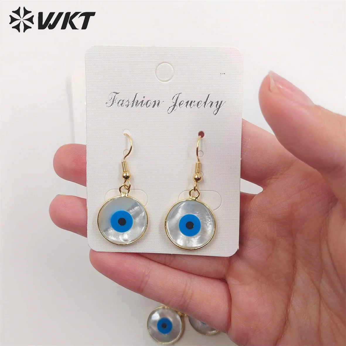 WT-E162 Wholesale Earrings Natural Shell With Gold Round With Blue Eye Stone Beautiful Earrings Jewelry For Women
