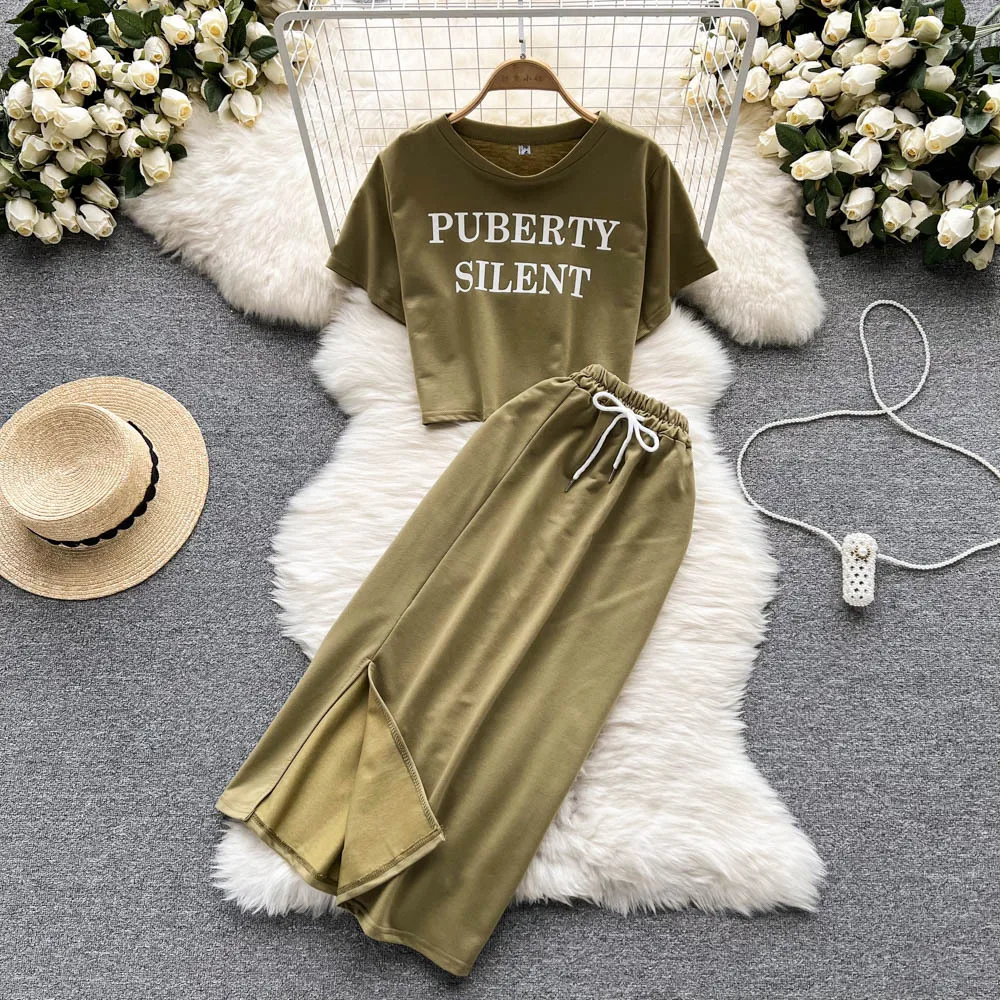 

Женская футболка с короткой буквой и юбка с разрезом на шнурке, повседневный костюм, маленький аромат, круглый вырез, мода, лето, комплект из 2 предметов