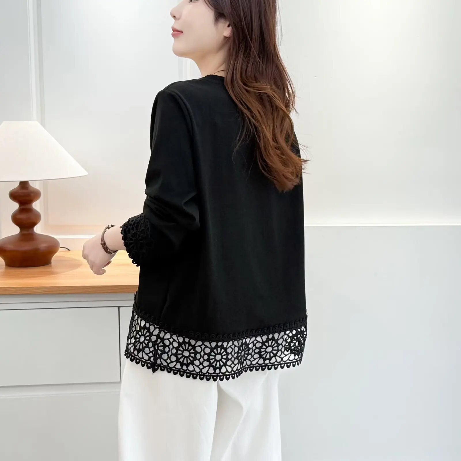 XXXXL Fashion Plus Size Women's T-Shirt New Autumn And Winter Style Lace Patchwork DE Velvet Warm Long Sleeved Tops 2551