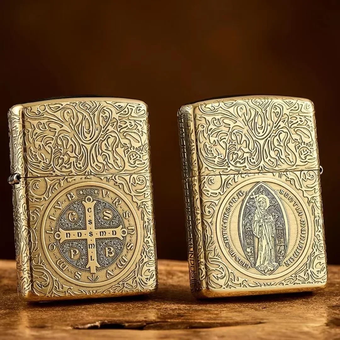 Accendino Zippo Ottone Dorato Costantino Sacerdote Intaglio Collezione Antivento In Scatola
