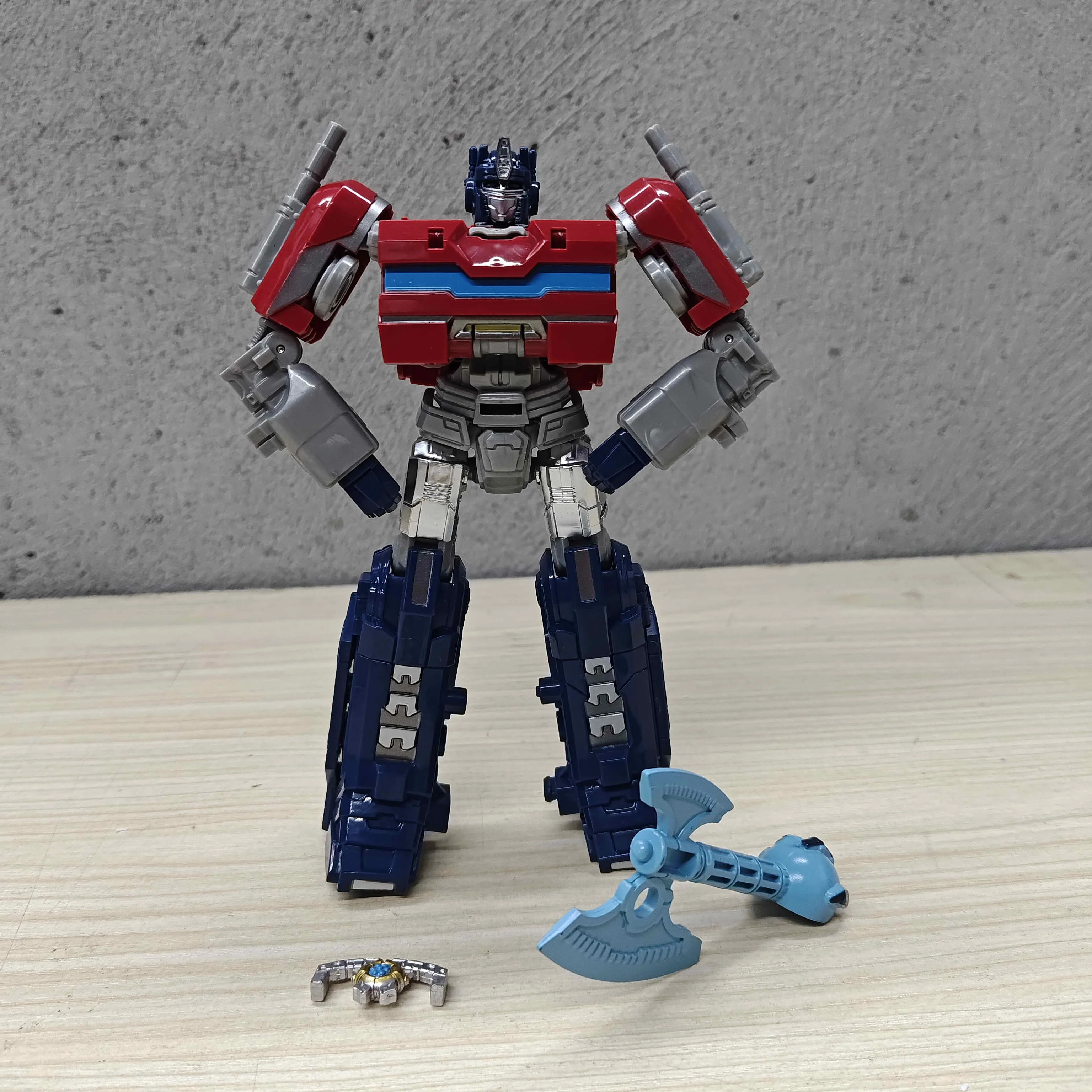 In Stock: JINGKE 18cm Transforming Children's Toy Gift