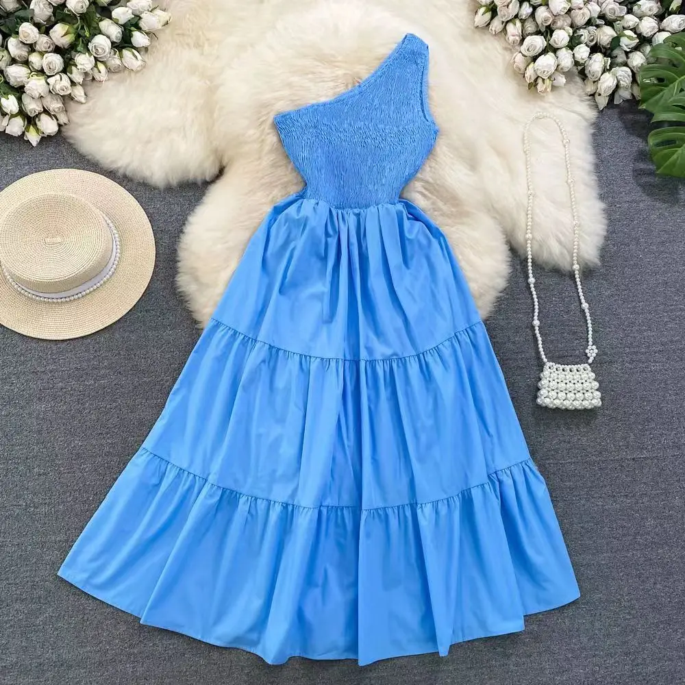 

2023 Gentle and Retro Style Sleeveless Oblique Collar Off Shoulder Waist Slim Dress Beach Vacation Long Dress