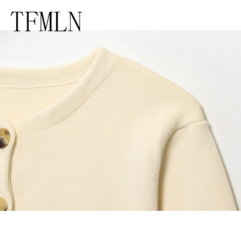 TFMLN 2025 Aurumn Women knitted Sweater Female Fashion Single-Breasted Coat  Long Sleeve Cardigan Short Skirt Street