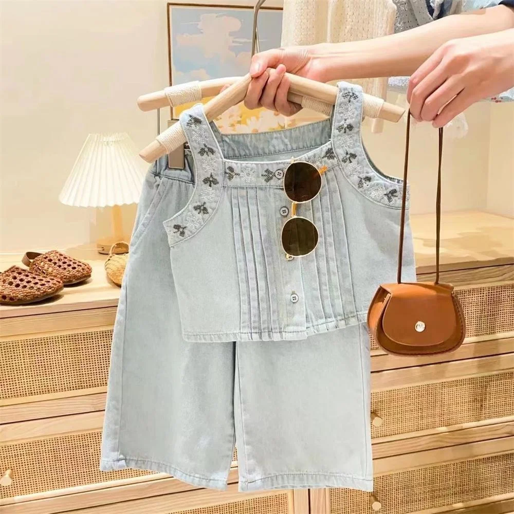 

2023 Summer New Girls' Clothing Set Fashion Girls' Pleated Embroidery Decoration Thin Denim Tank Top+Wide Leg Trousers 2pcs Suit