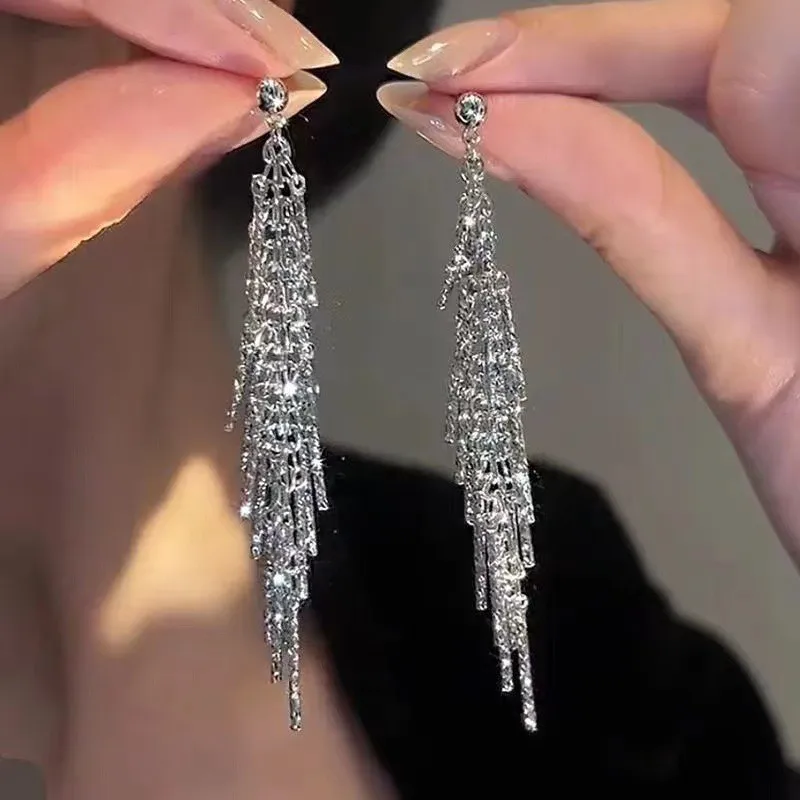 2023 neue Mode Glänzende Lange Quaste Kette Ohrringe Für Frauen Geometrische Gold Farbe Metall Ohrringe Hochzeit Schmuck Geschenk