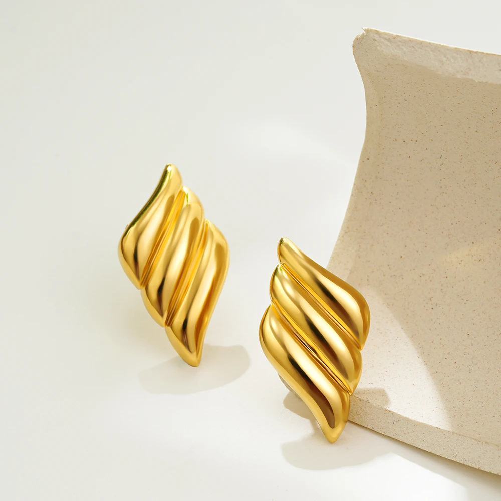 Exquisite Geometric Wing Shape Chunky Stud Earrings Premium Gold Plated Stainless Steel Statement Earring Stylish Bijoux Aretes
