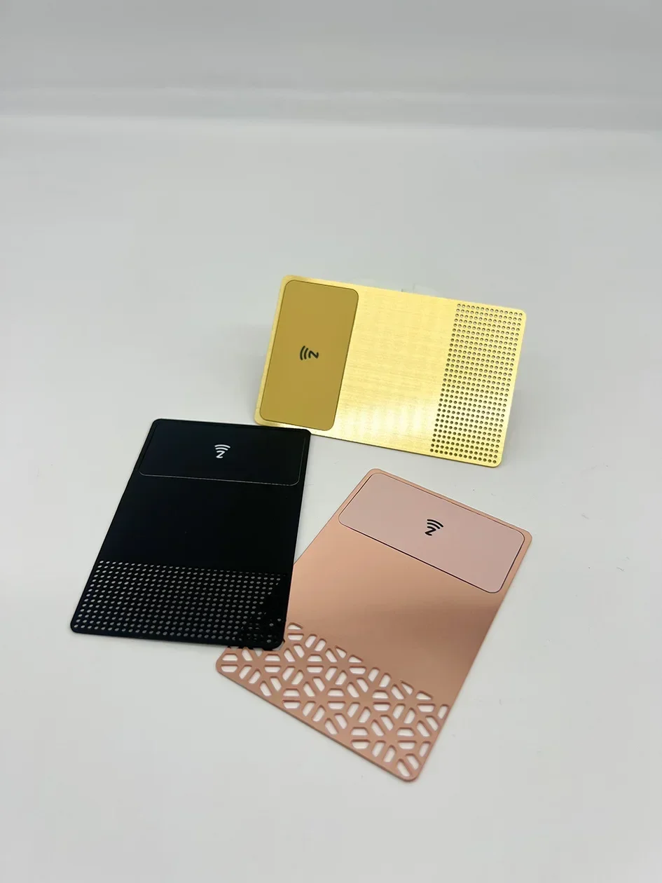 맞춤형 고급 NFC VIP 명함 레이저 각인 스테인리스 스틸 RFID 금도금 ISO 13.56MHz 빈 맞춤형 NFC 신용카드