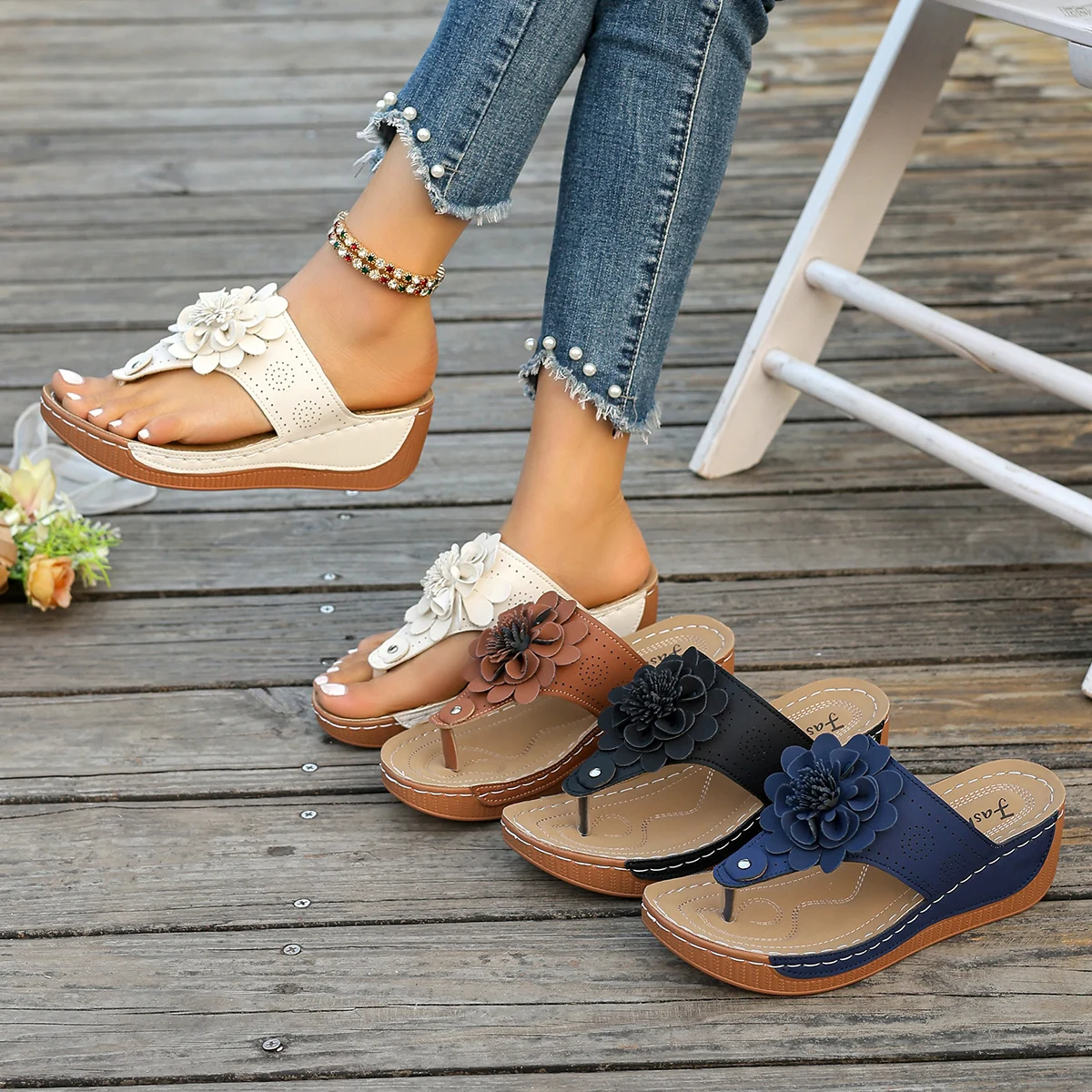 Retro Flower Decor Platform Slippers Women 2025 Summer Clip Toe Wedge Sandals Woman Plus Size 43 Light Thick Bottom Beach Shoes
