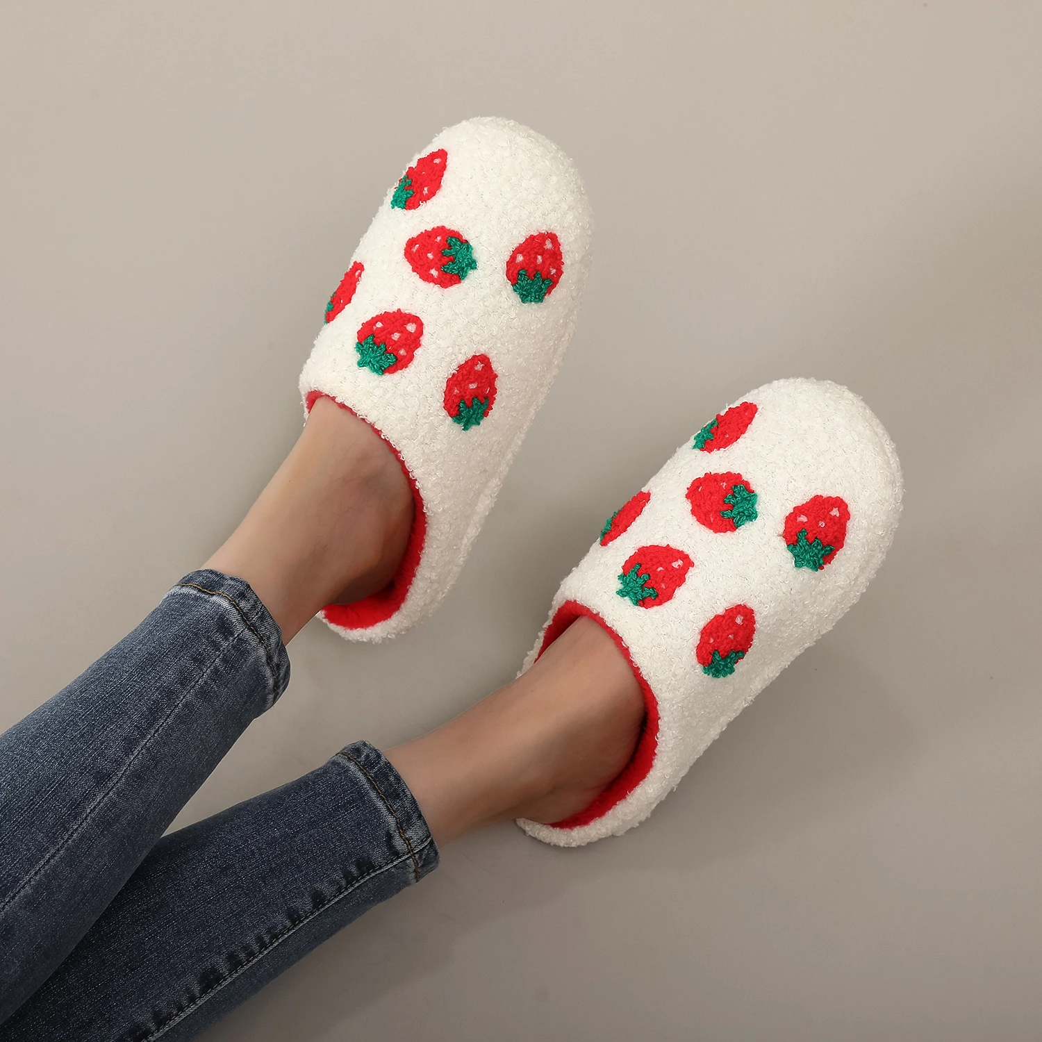 Cozy Brown Capybara Plush Slippers – Ultra-Soft, Warm, Non-Slip, Unisex Indoor Comfort