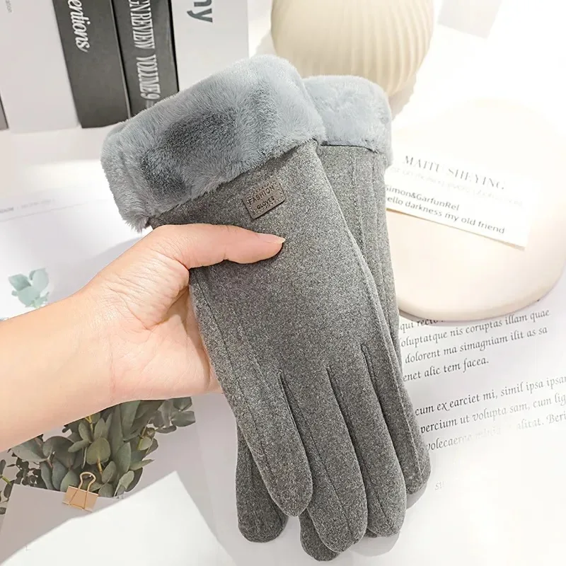 Women's Plush Winter Gloves - Fashionable Warm Suede Touchscreen Mittens
