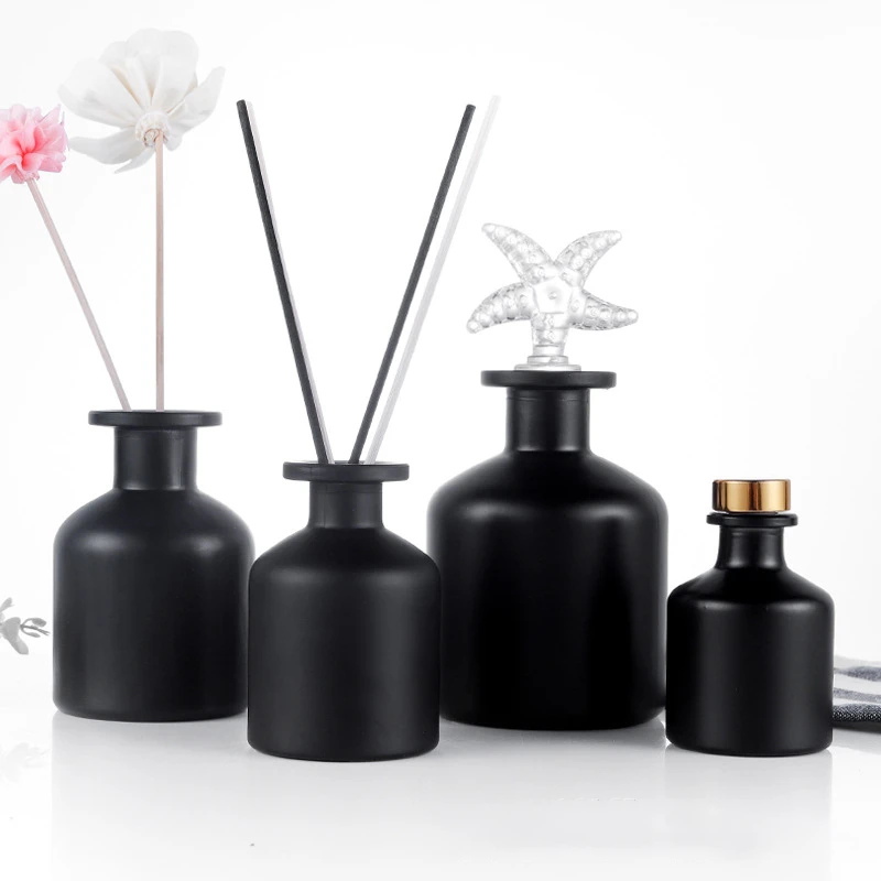 5pcs/lot 50/100/150/200ml Pure Black Frosted Aromatherapy Bottles Reed
