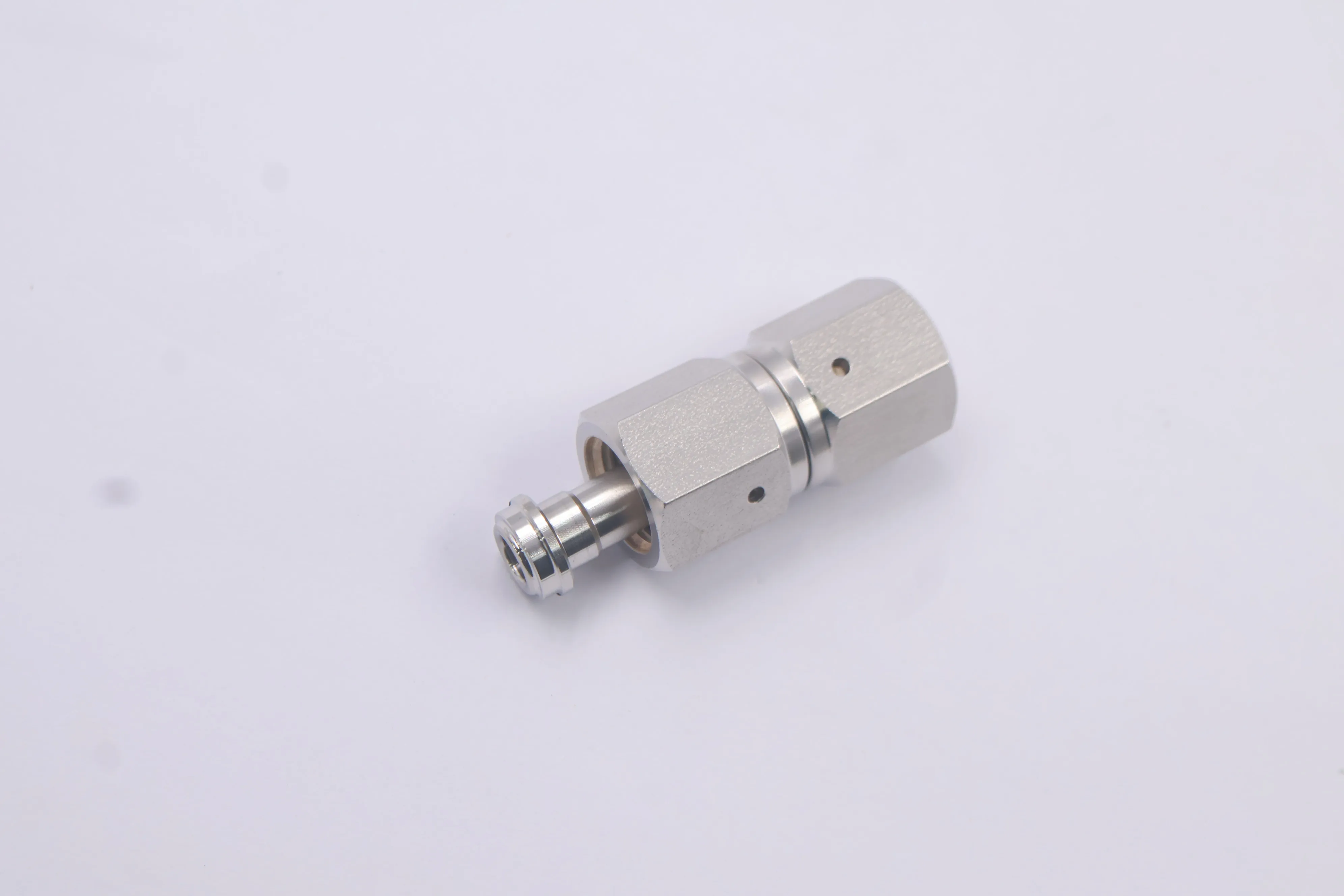 SS-4-WVCR-6-DF, 316 Stainless Steel Welded VCR Face Seal Fitting, 1/4 in. Rotating Female Union, Can Combination with Swagelok