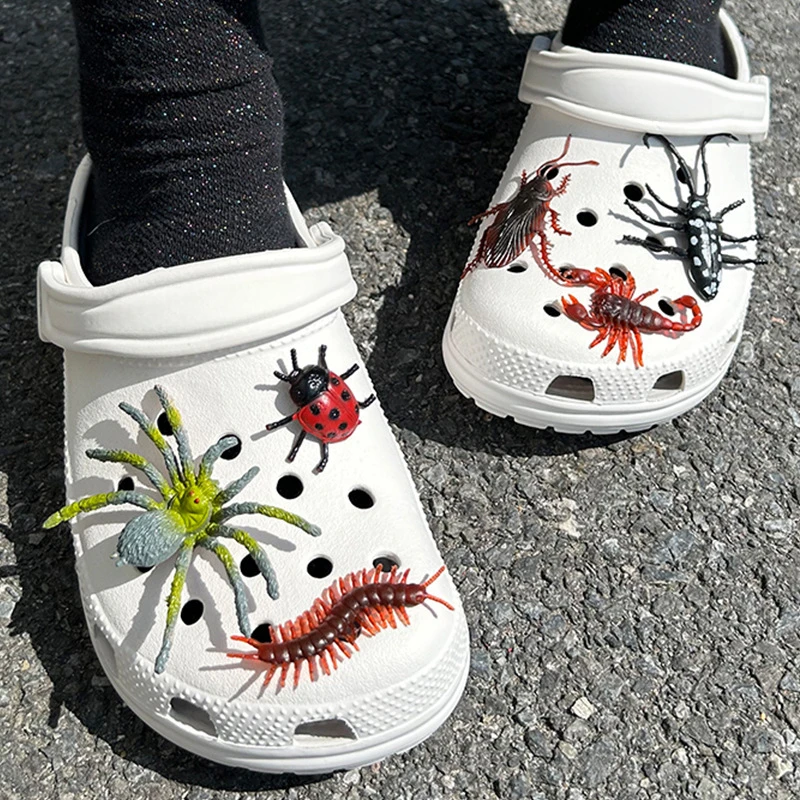 

Shoe Charm for Crocs DIY 3D Simulated Spider Cockroach Scorpion Shoe Decoration Buckle for Croc Charms Hole Shoes Accessories