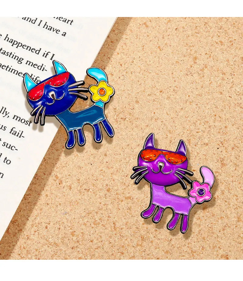 Charming Cat Shaped Vintage Brooch for Women