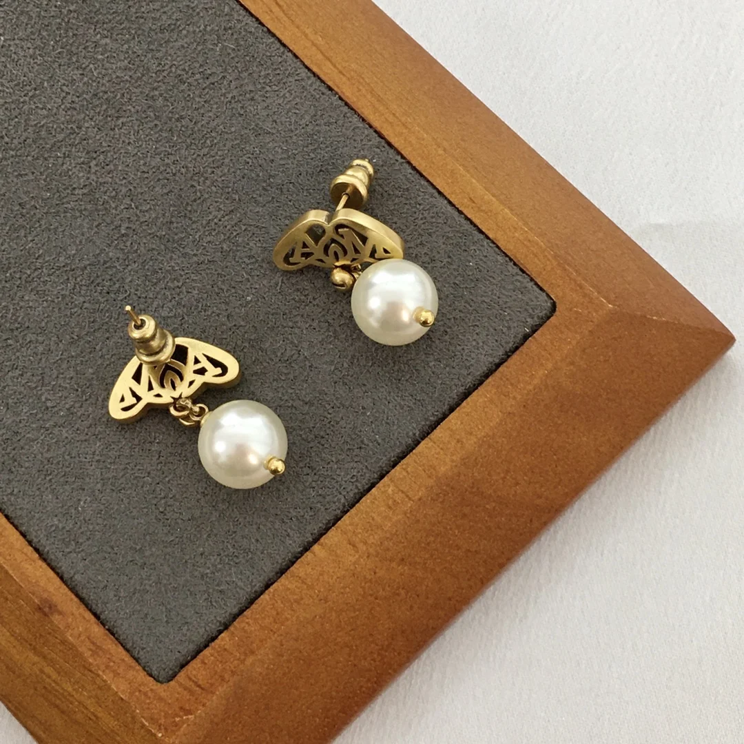 Punk style retro necklace, vintage fashion and personalized earring set